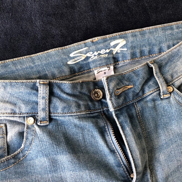 Distressed Jeans - Picture 2 of 5
